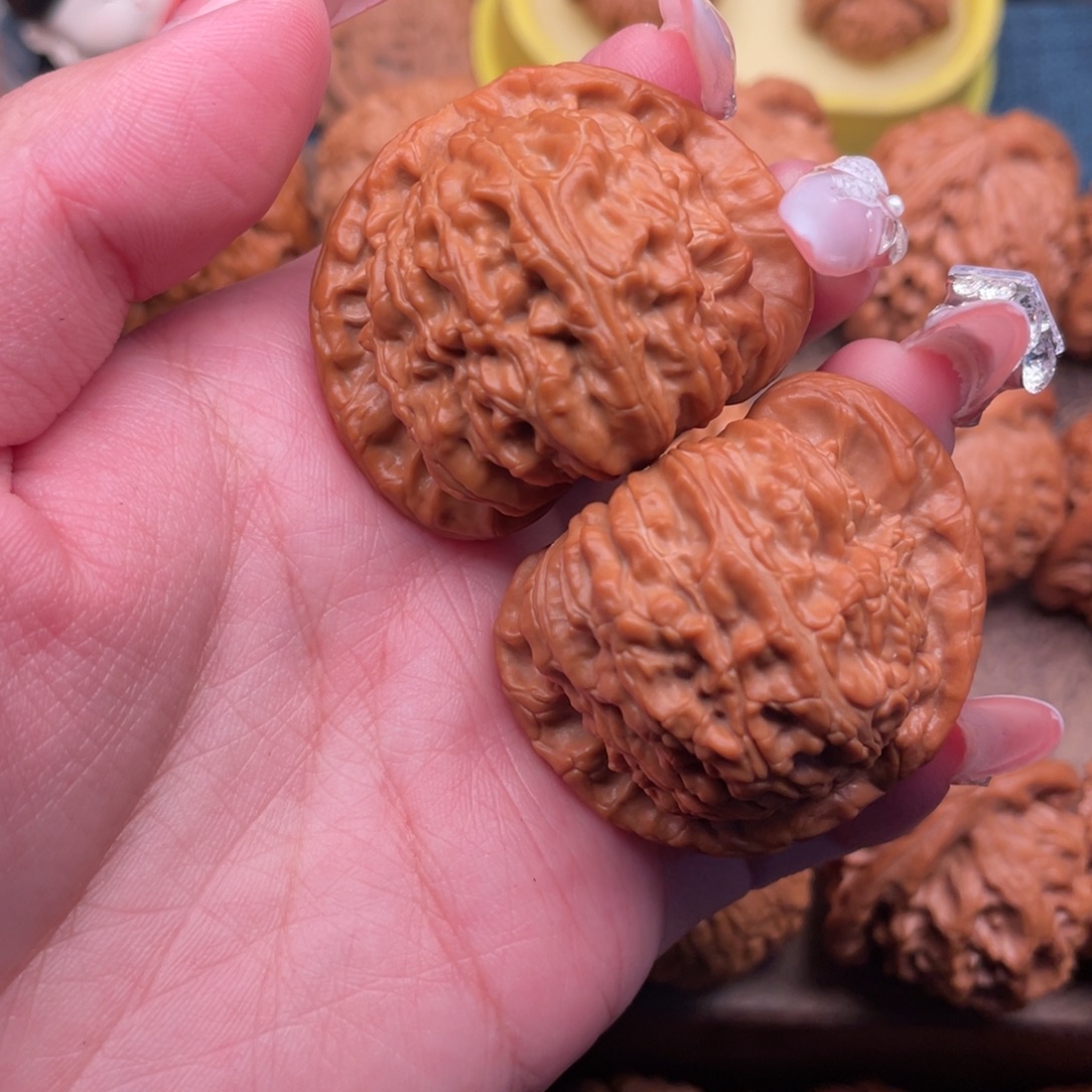 把件文玩核桃全品精配老树白狮子43.8