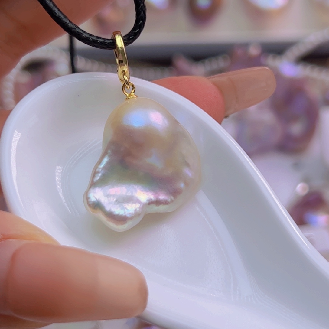 淡水珍珠吊坠(赠链)未镶嵌