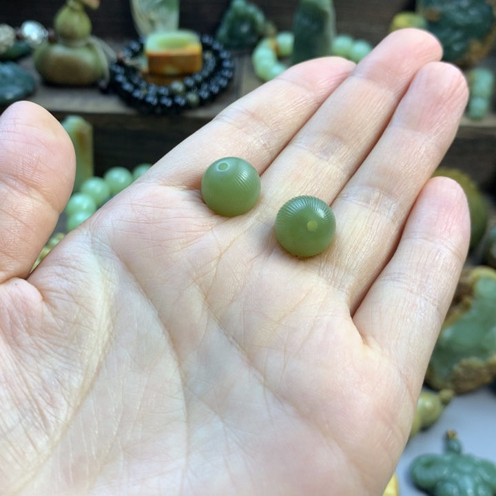 未镶嵌岫岩老玉（透闪石质玉）珠宝奇石大****端