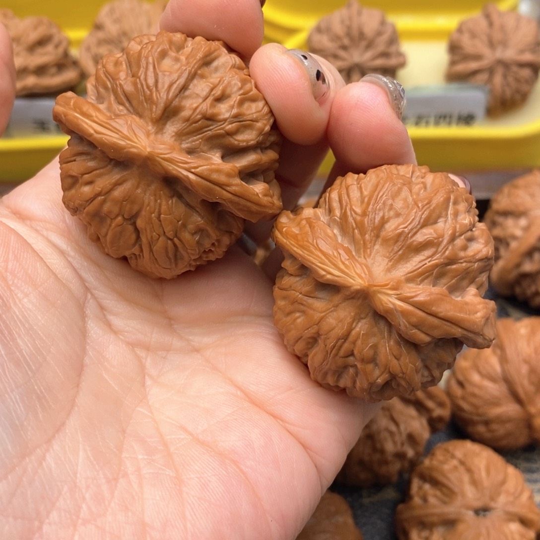 洛***尘把件文玩核桃341号金麒麟