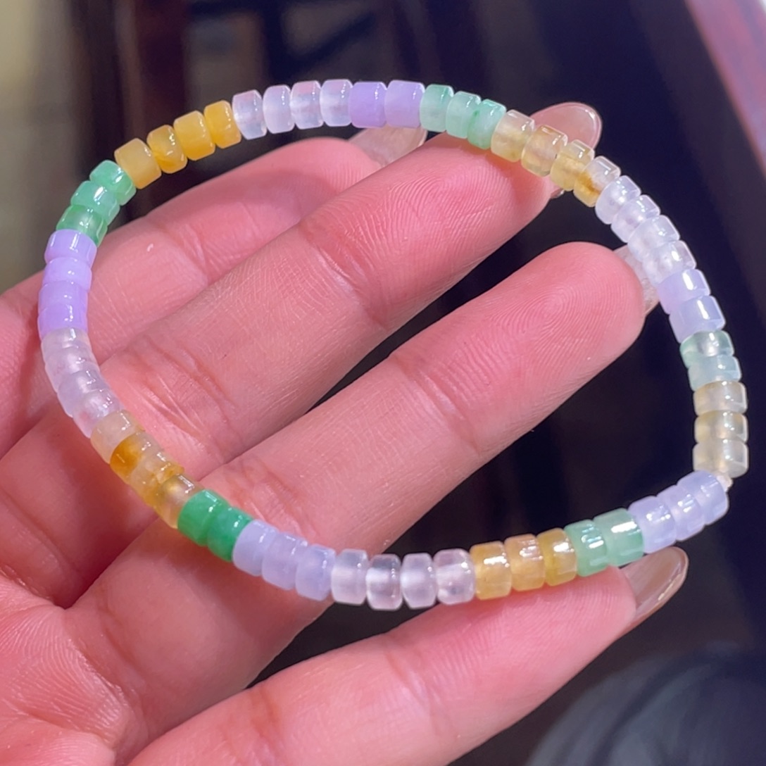 颈饰未镶嵌翡翠手串