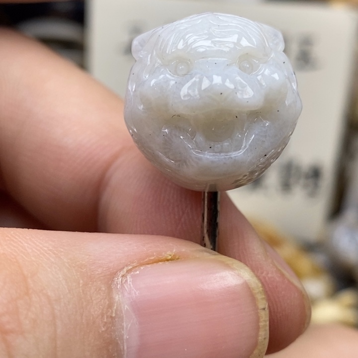 硅化珊瑚（珊瑚玉）未镶嵌颈饰