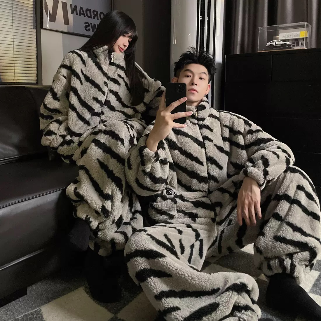 【济州岛】条纹情侣法兰绒睡衣＋睡裤套装