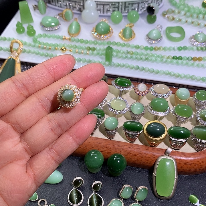 银S925镶嵌戒指和田玉（碧玉）