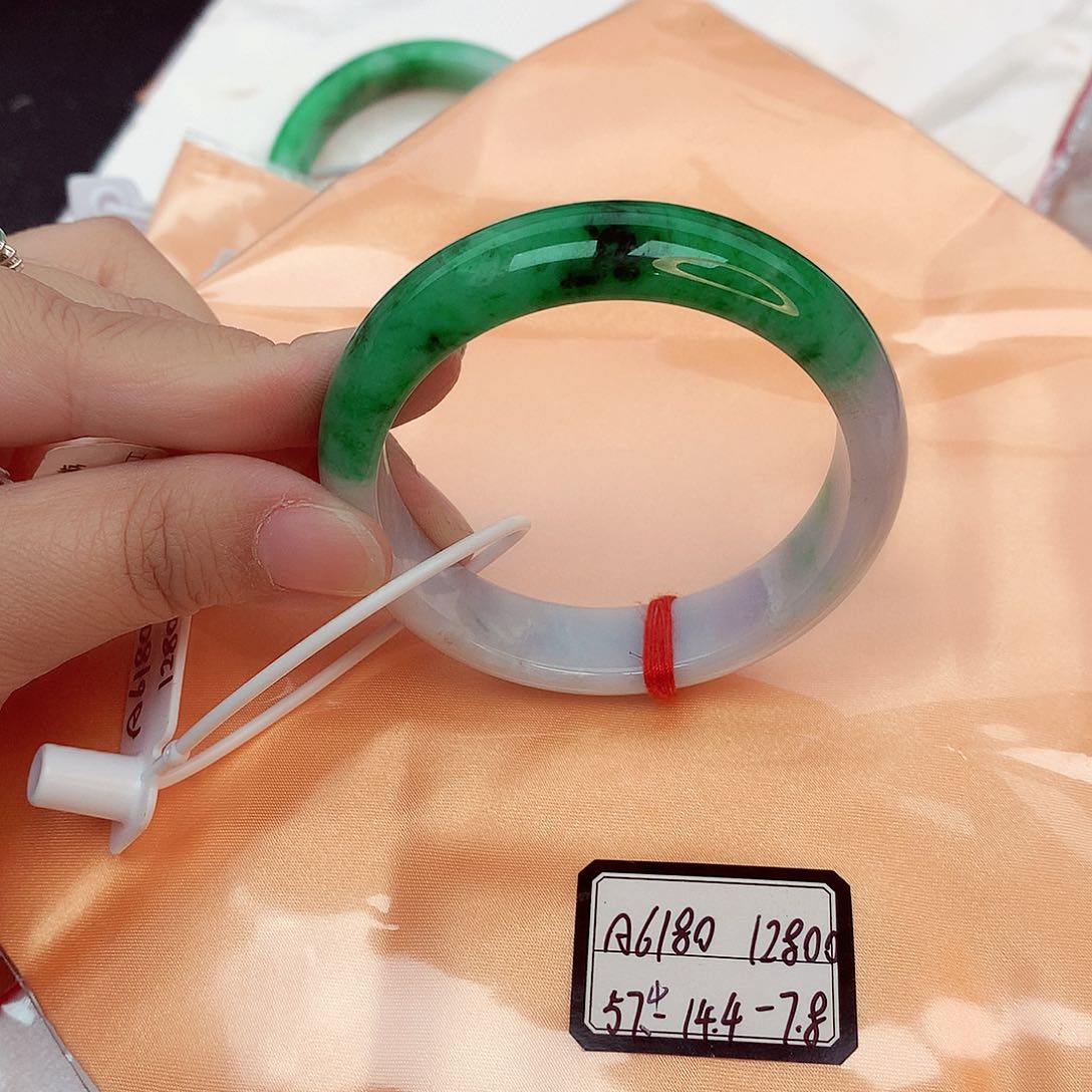 翡翠未镶嵌手镯缅甸翡翠