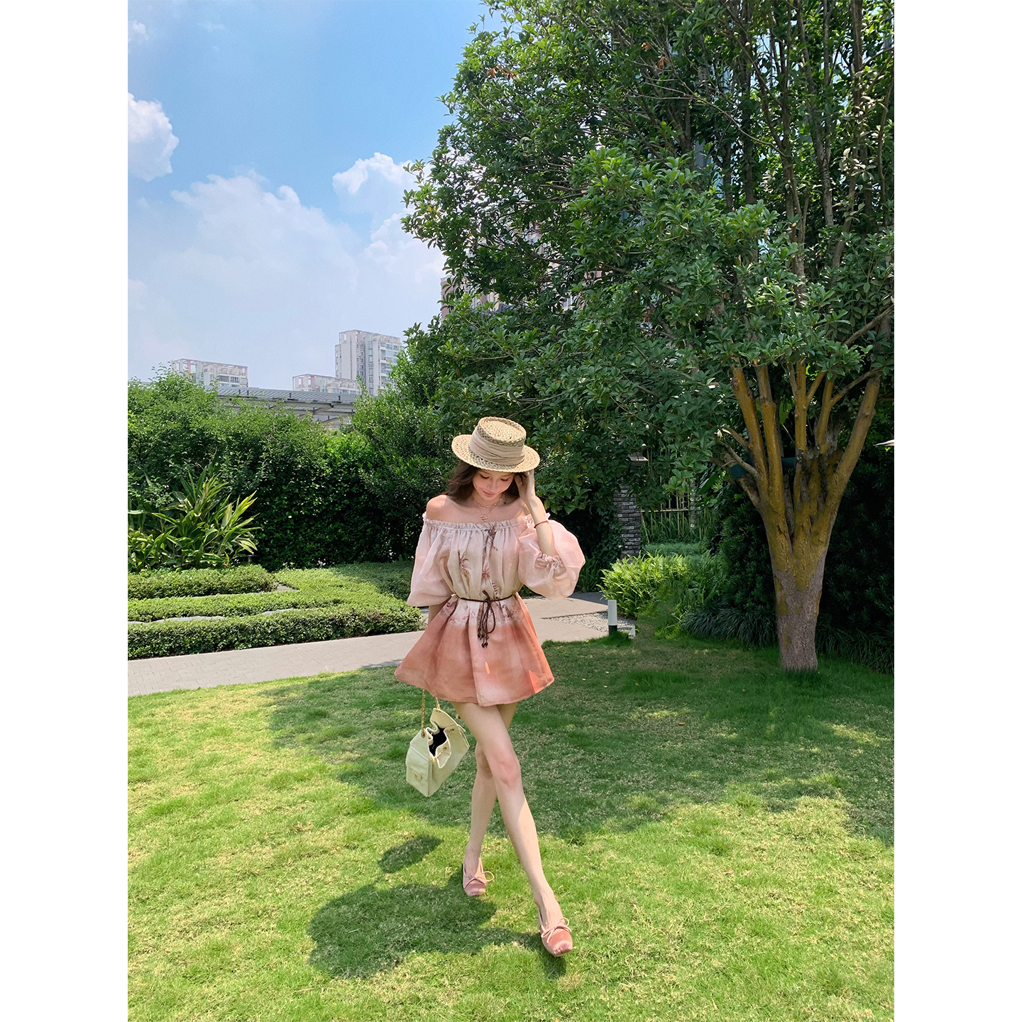 八盖pinky piggy    岛屿暗恋 一字肩绑带连衣裙上衣