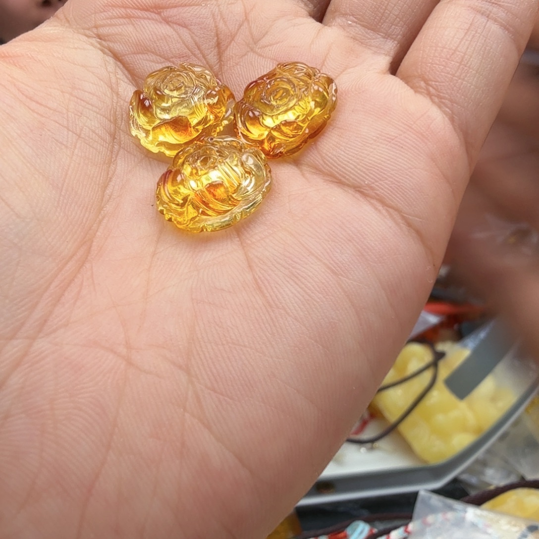 琥珀未镶嵌裸石你好