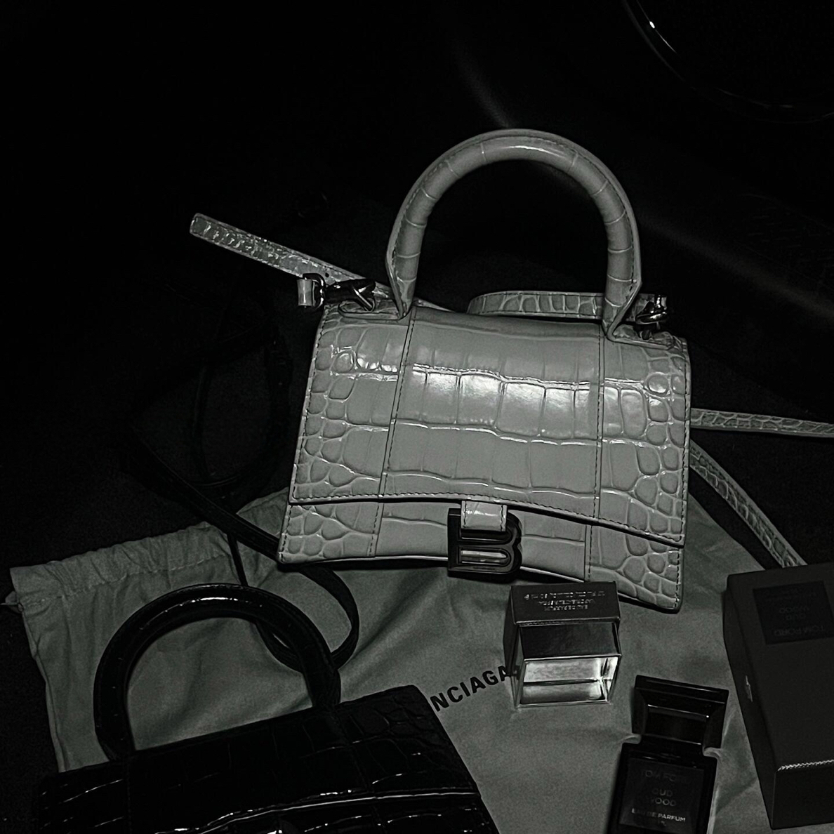 99新 Balenciaga/巴黎世家 灰银鳄压纹沙漏xs/甄选
