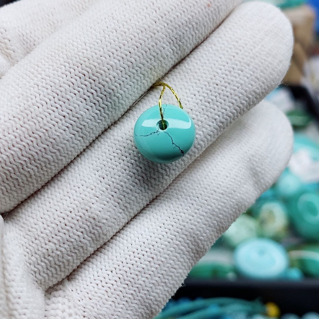 绿松石颈饰未镶嵌