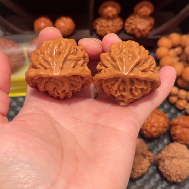 文玩核桃把件。**s蛇头