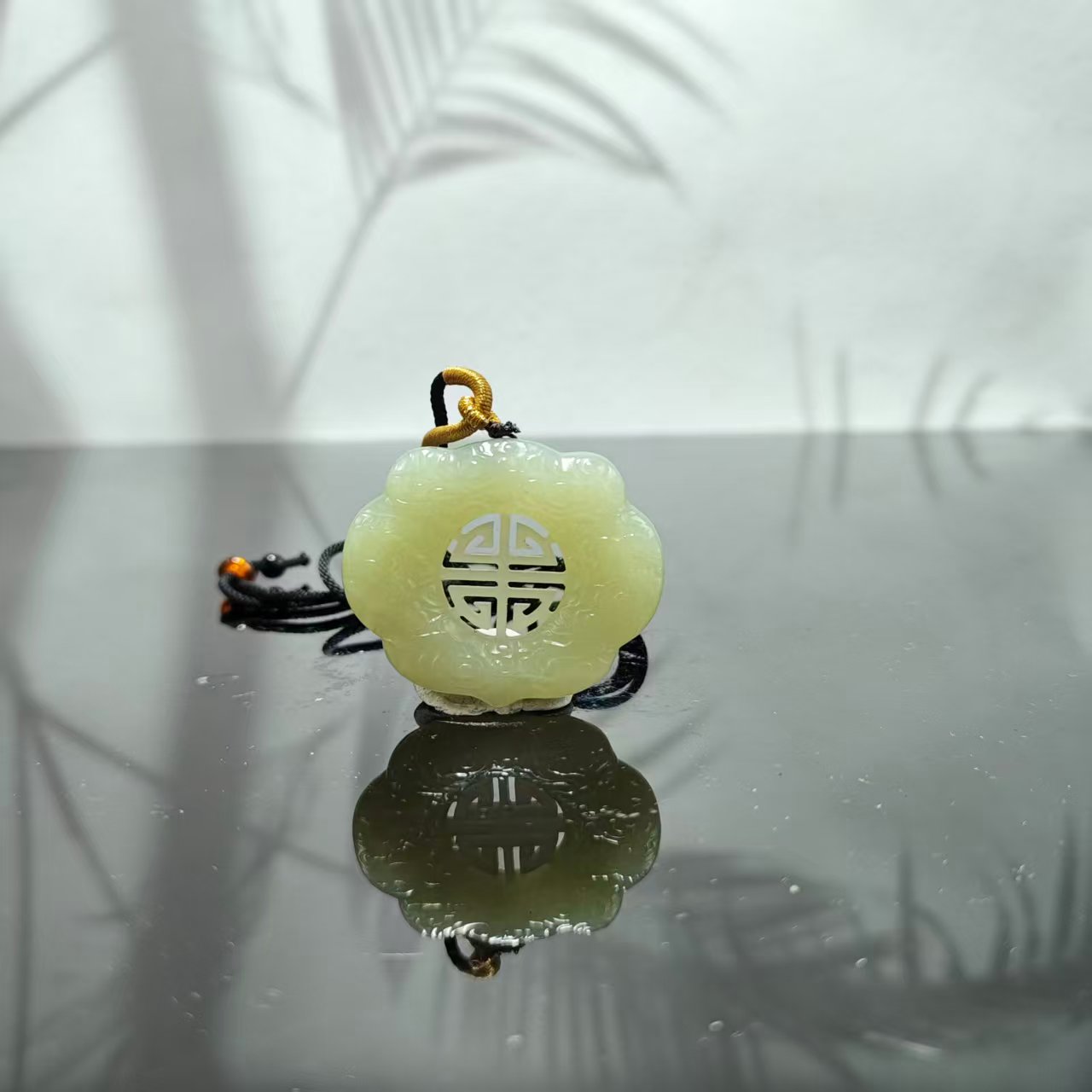 U和田玉云纹平安锁吊坠0854