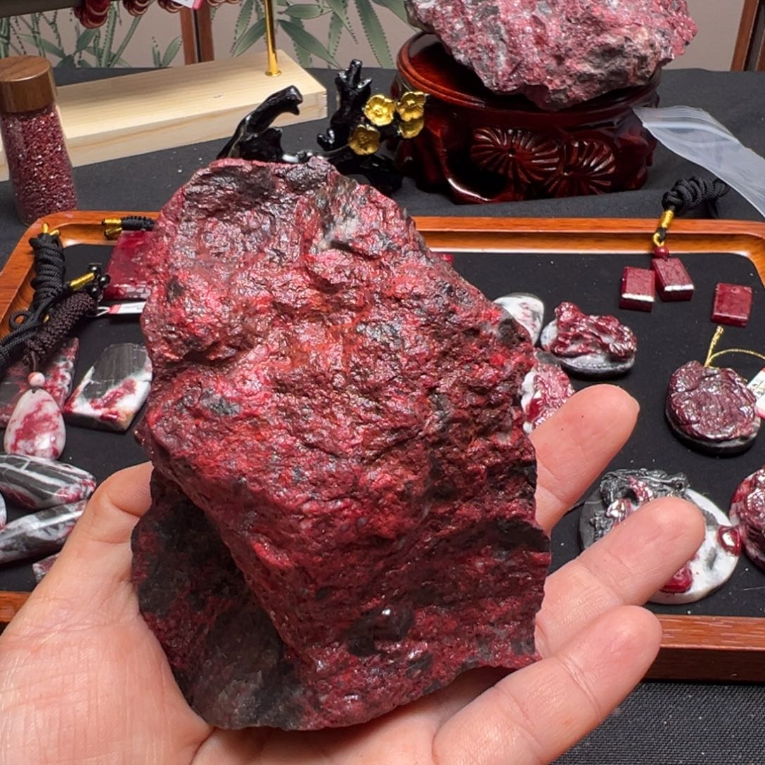 天然辰砂天然朱砂原石毛料
