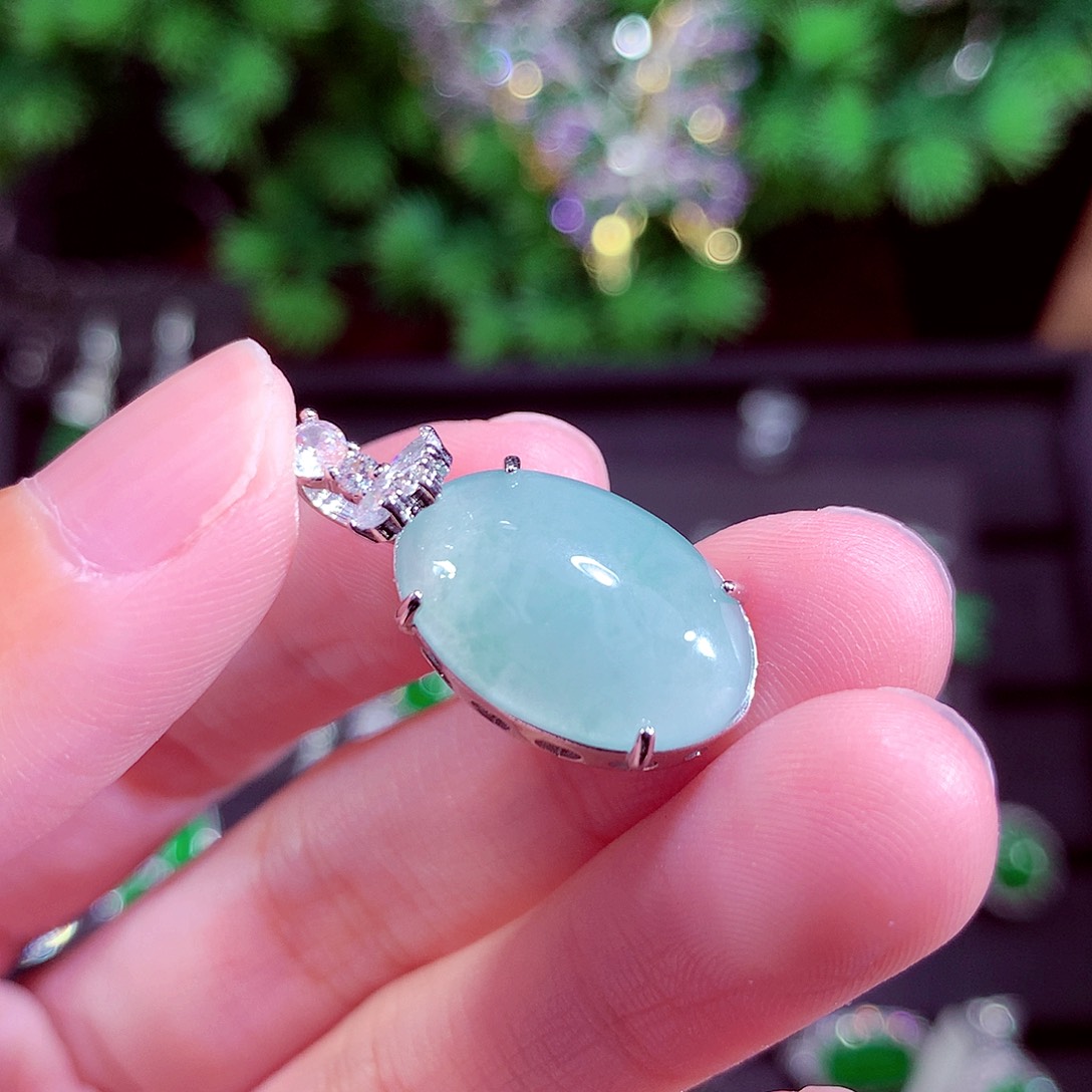 颈饰未镶嵌翡翠天然