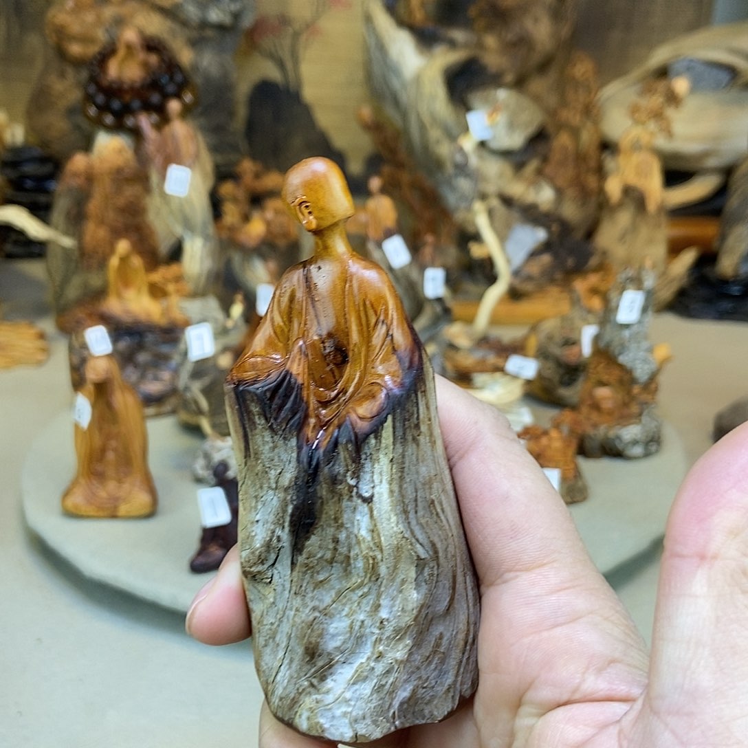 伍***堂柏木（崖柏）精品无相手把件