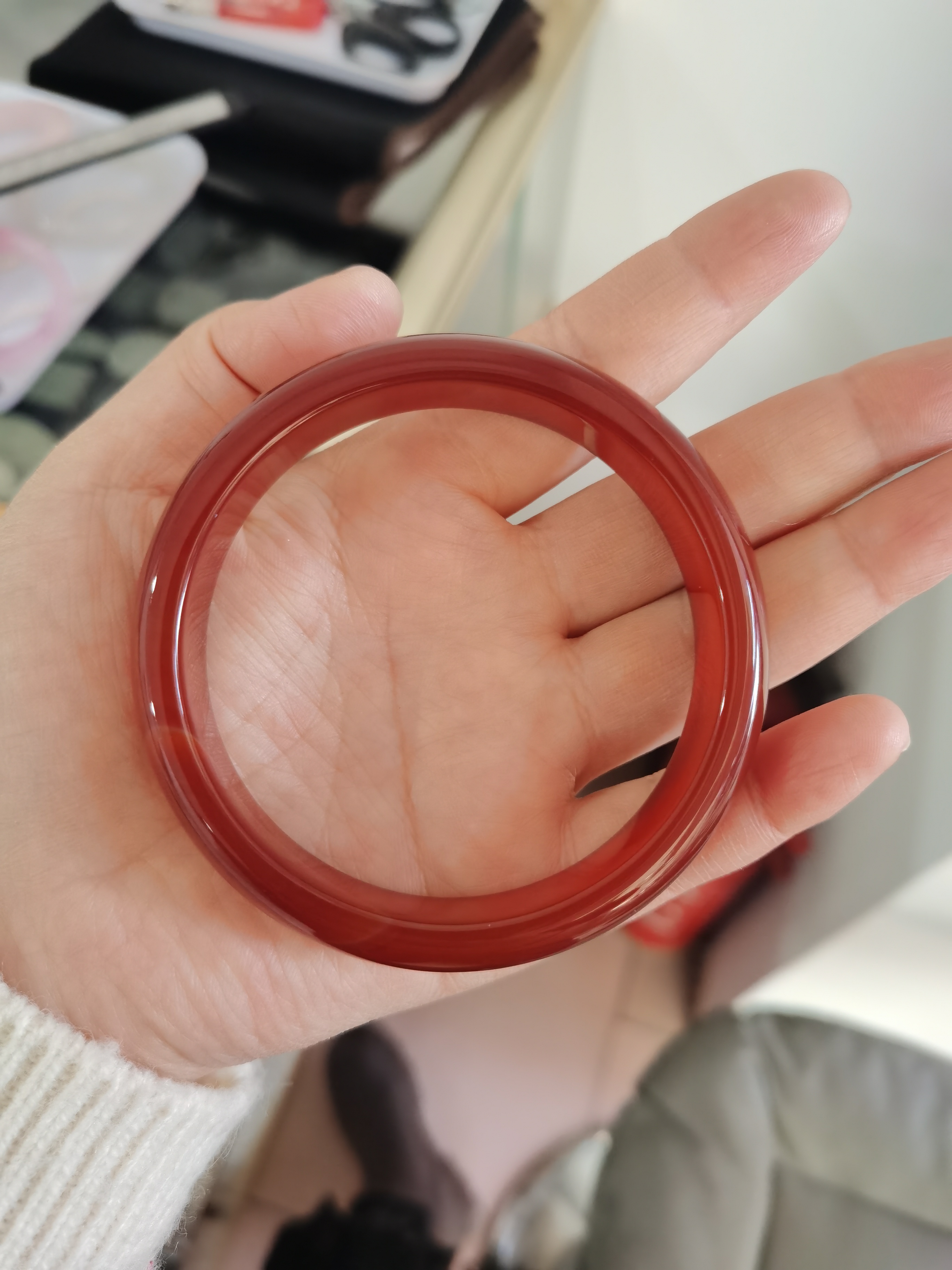 红玛瑙高冰种天然女正圈冰透红色镯子本命年