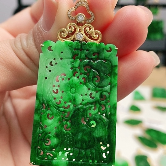 翡翠耳饰18K金镶嵌挂件