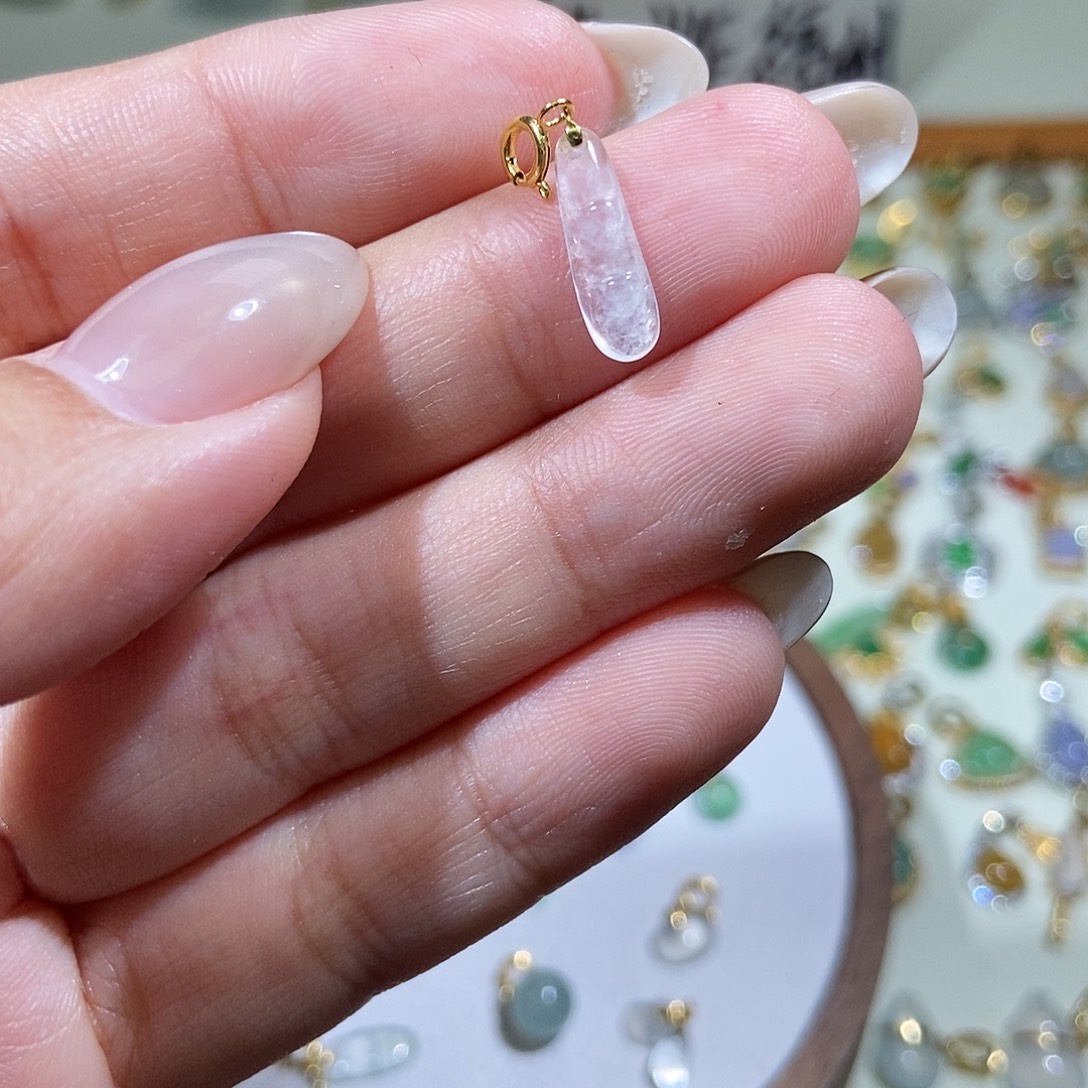 翡翠18K金镶嵌颈饰111