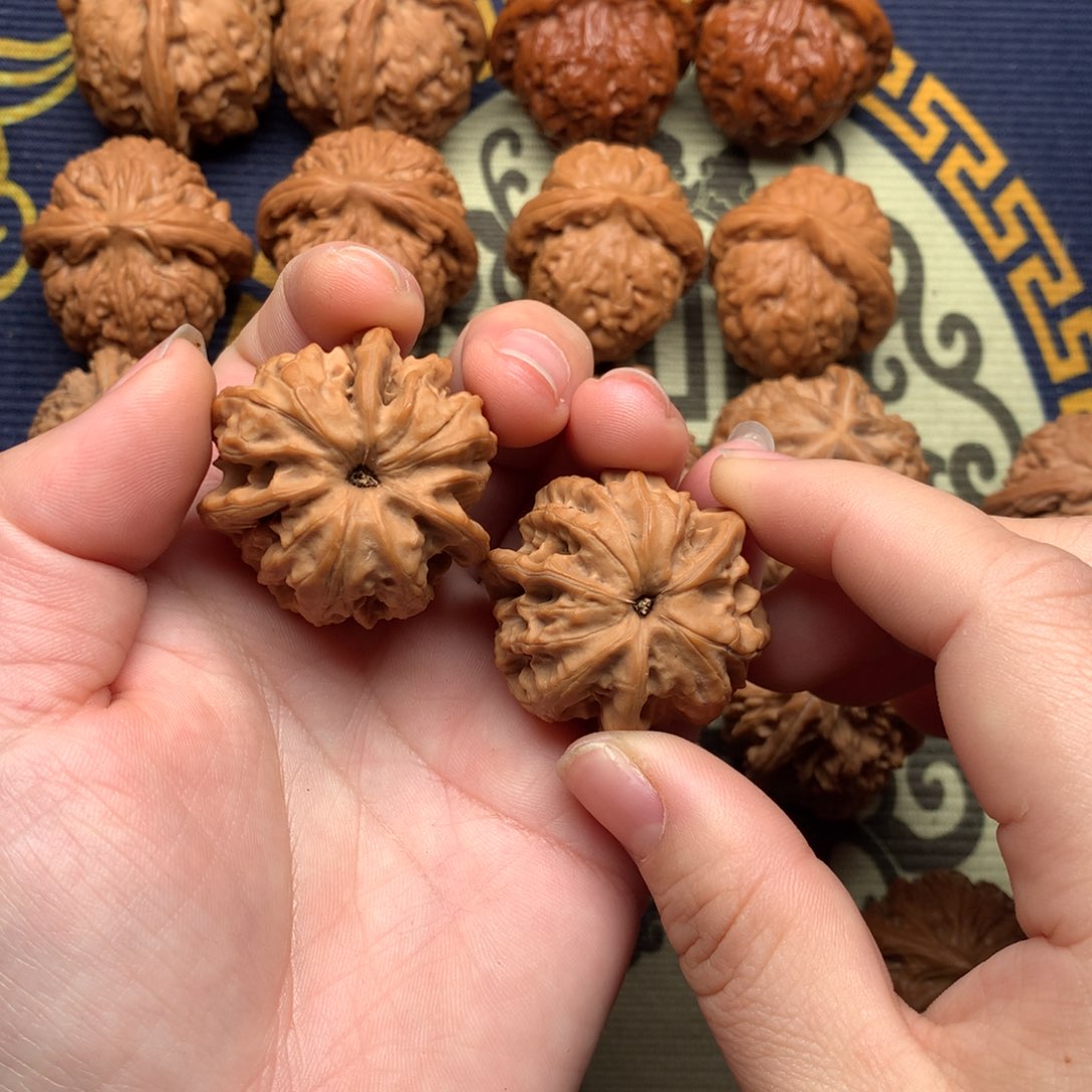 文玩核桃吊坠磐石36三愣