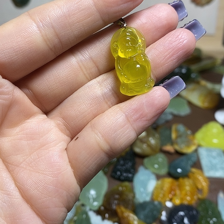 蛇纹石玉吊坠未镶嵌