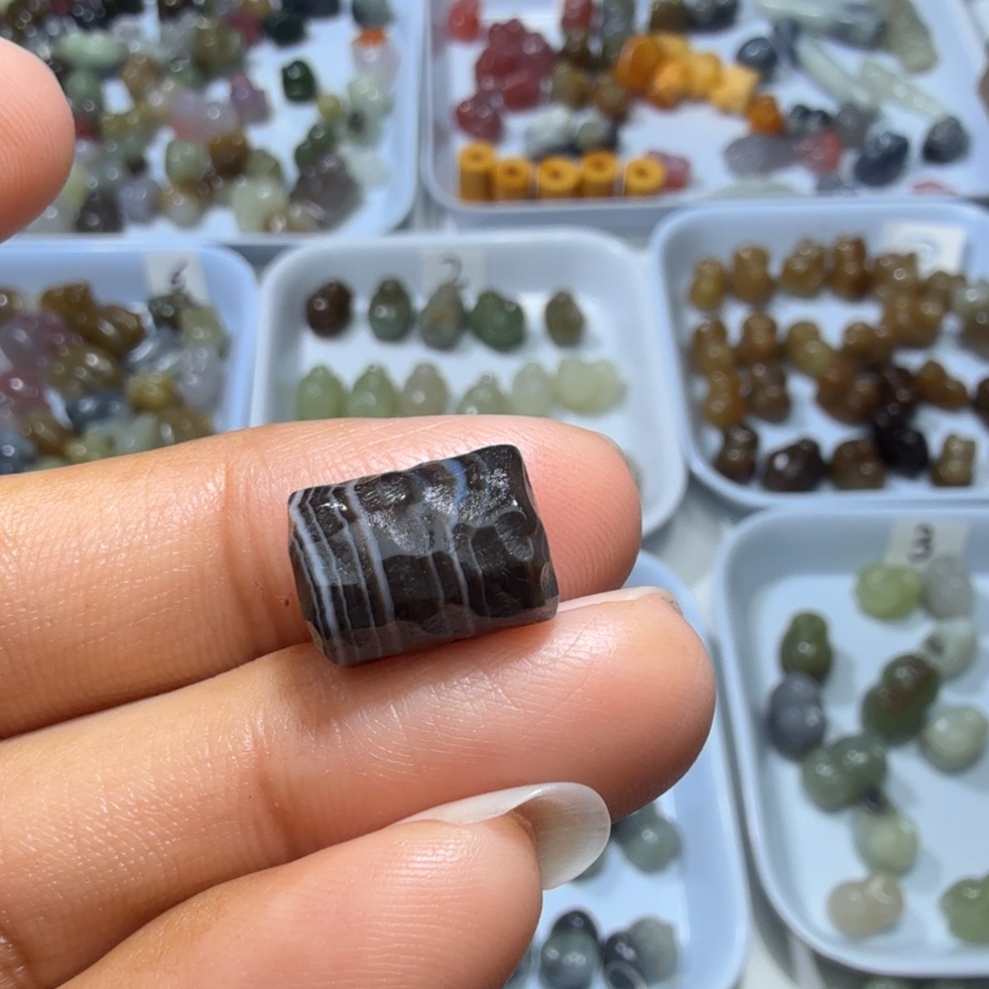 和田玉未镶嵌珠宝奇石