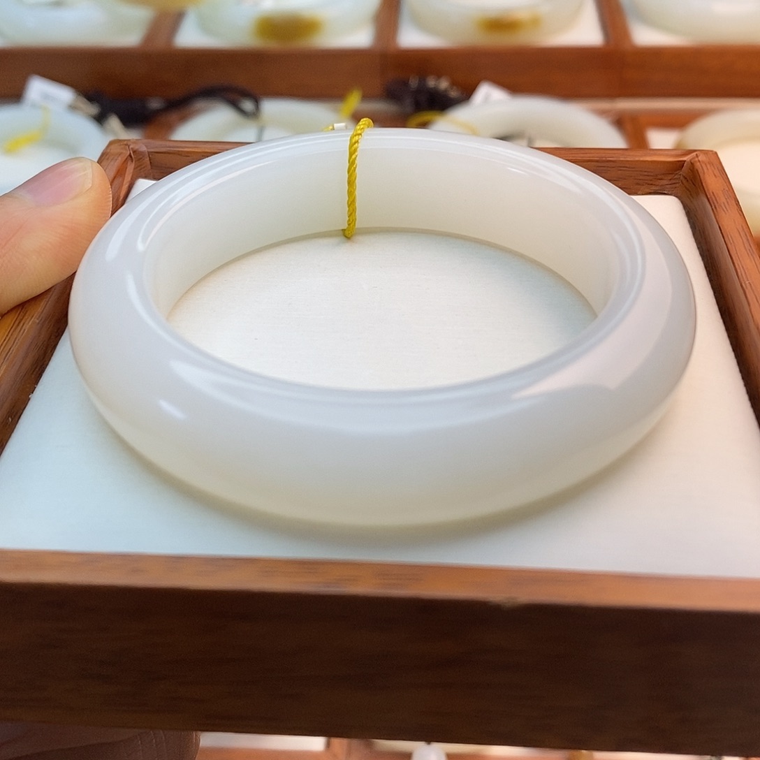 和田玉（白玉）未镶嵌手链