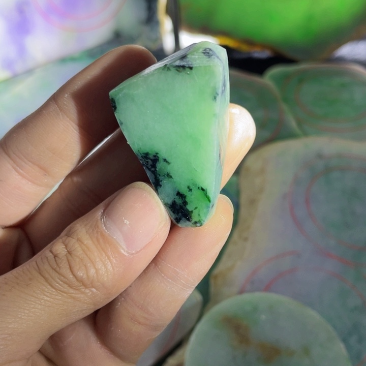 翡翠未镶嵌挂件片料