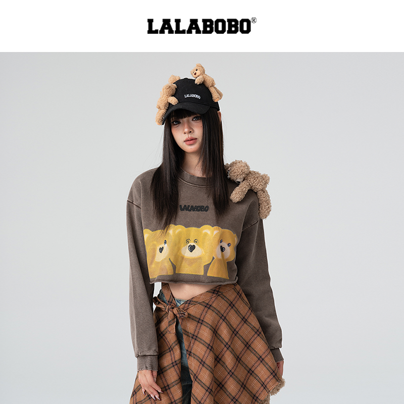LALABOBO2025蛇年新款短款宽松小熊卫衣LBEA-WSTS31
