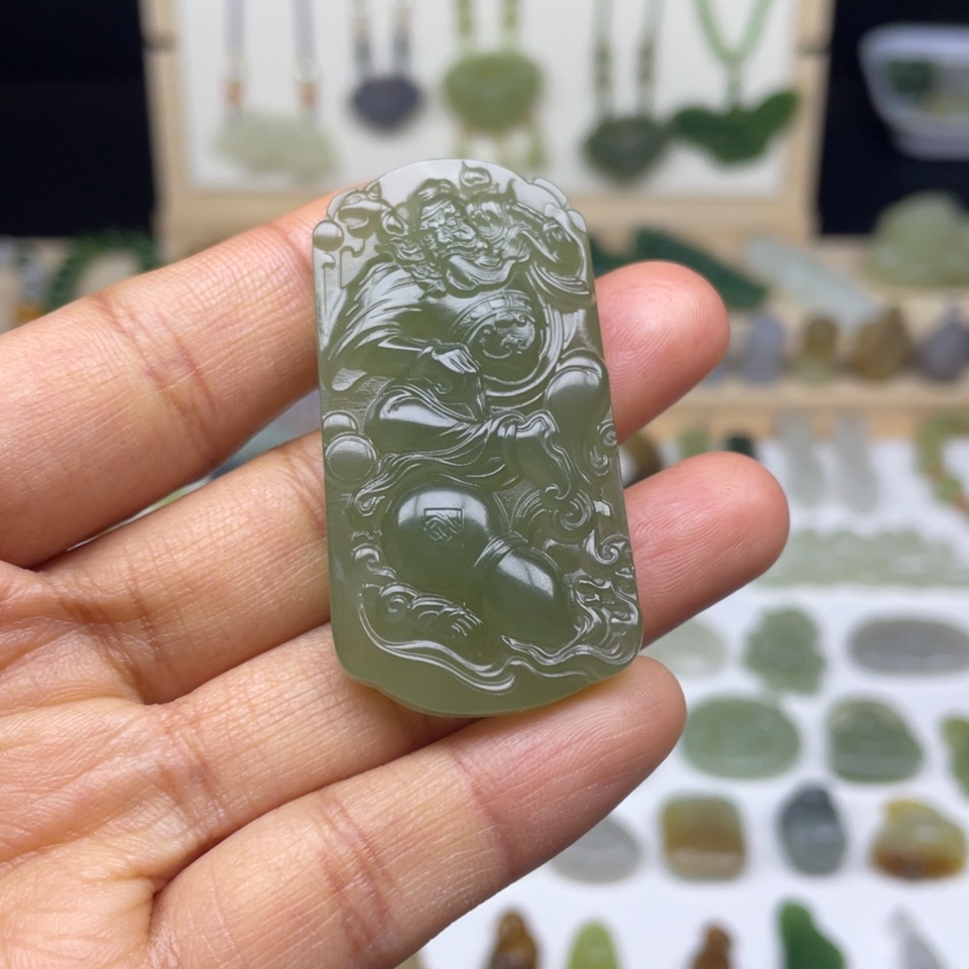 开***天和田玉未镶嵌颈饰