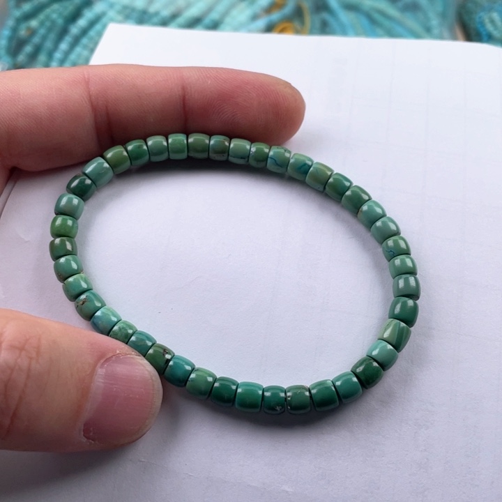 绿松石颈饰未镶嵌