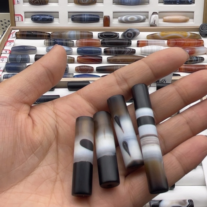 大***你玛瑙/玉髓合金颈饰