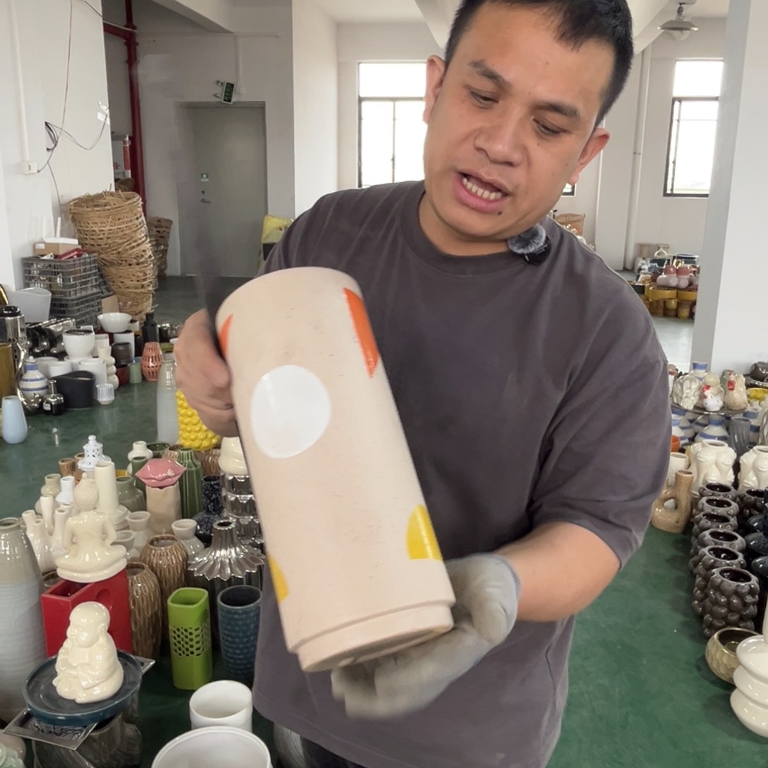 摆件57 号高中低温陶瓷瓶（部分微瑕）