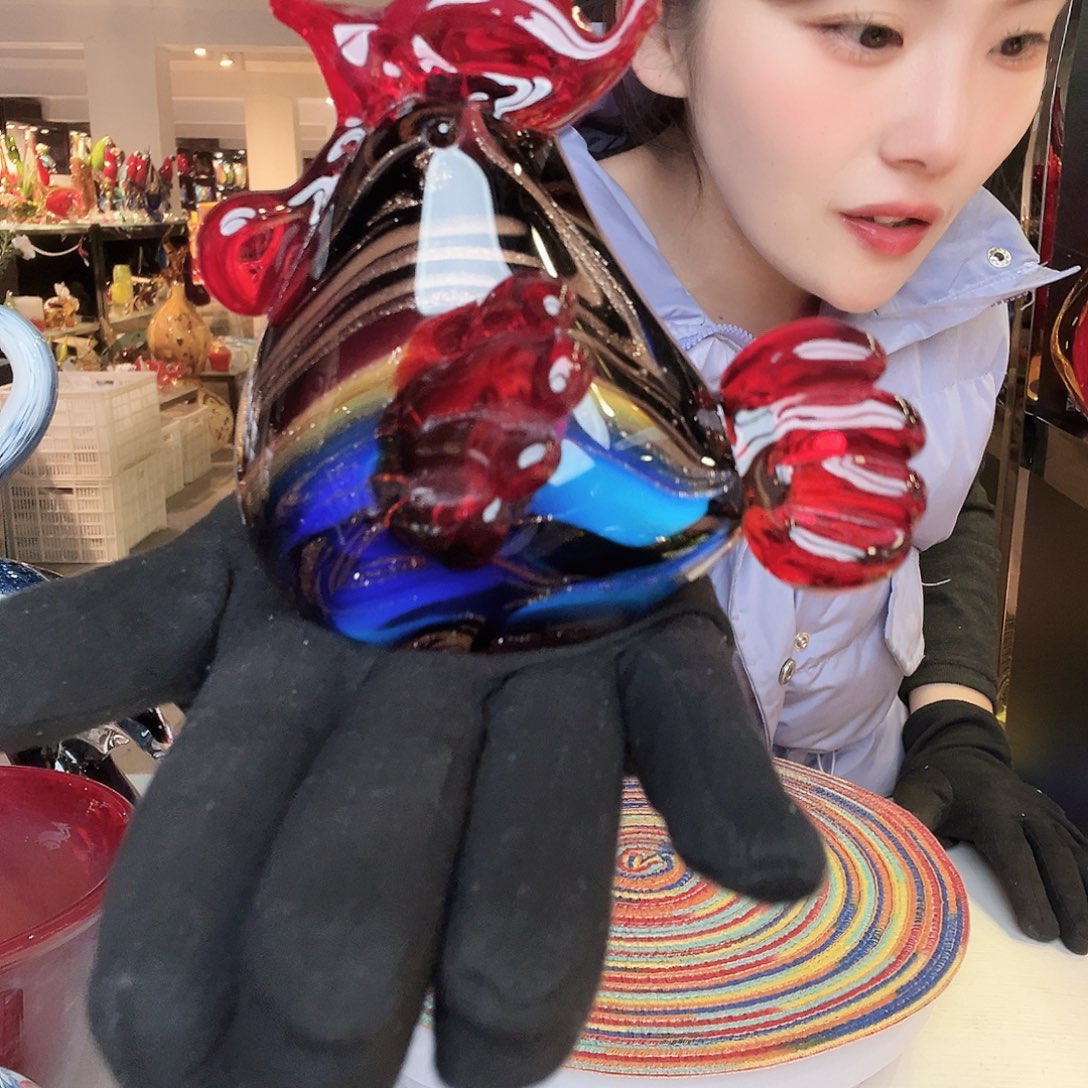 茶盏拉***杨琉璃的颜色是什么颜色