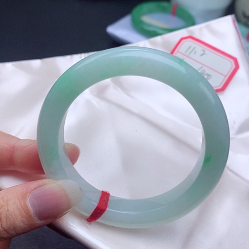 【闪购商品】翡翠手镯未镶嵌      正圈53晴底飘阳绿