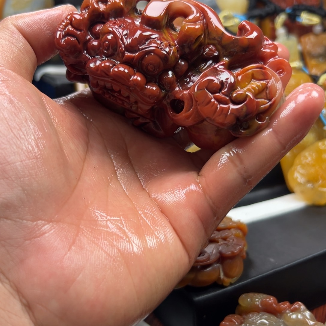 石英质玉（黄龙玉）未镶嵌黄龙玉