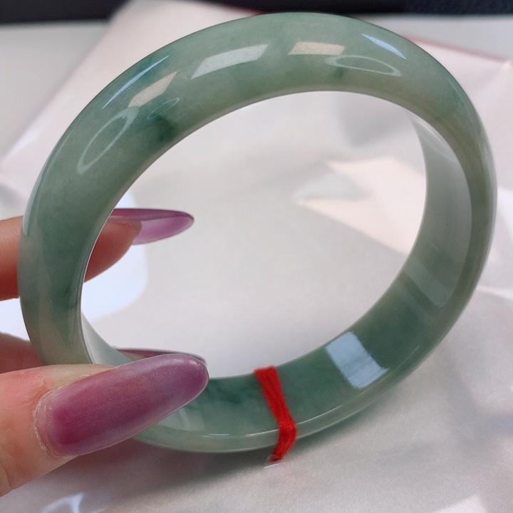 翡翠手镯未镶嵌63圈