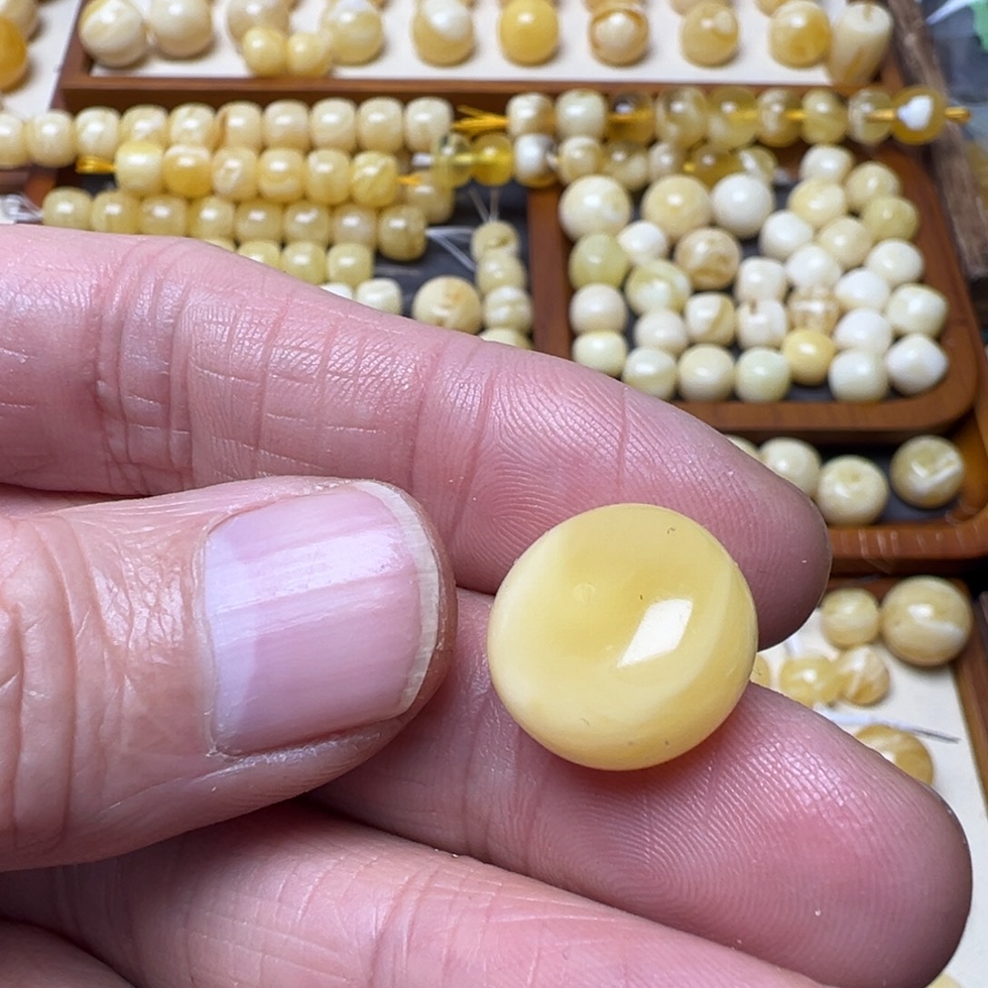 郭***询琥珀未镶嵌裸石琥珀蜜蜡