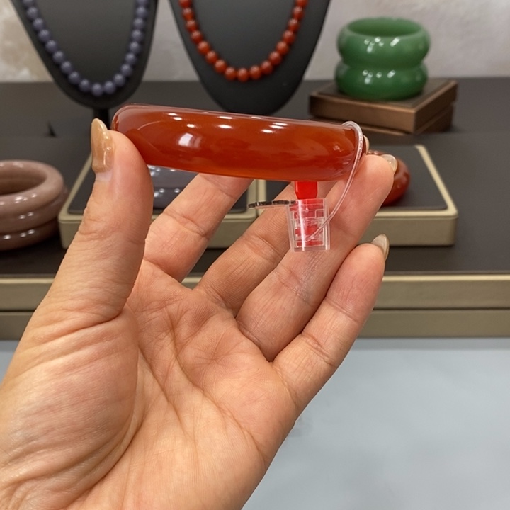 东陵石手镯未镶嵌蔷**开