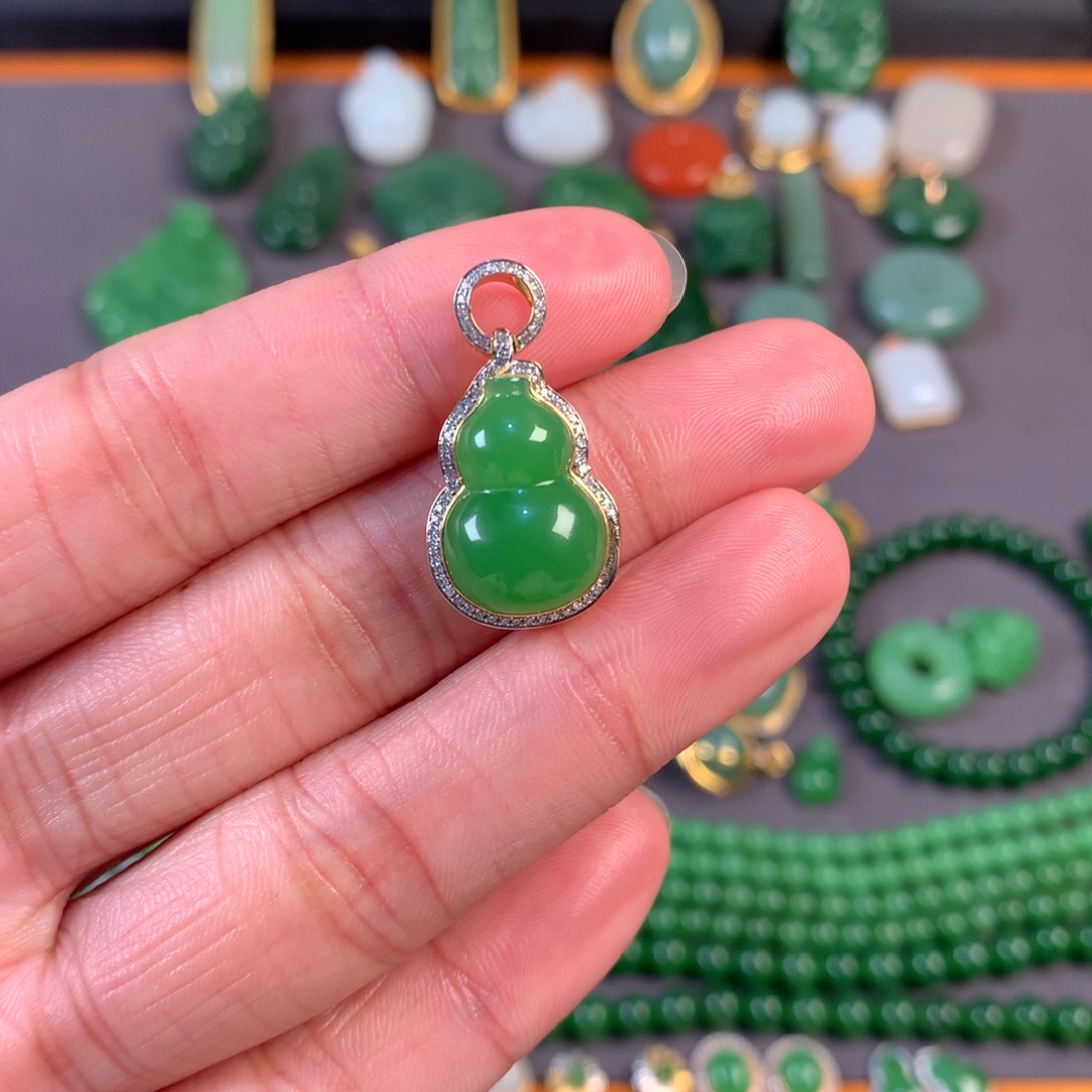 和田玉颈饰18K金镶嵌