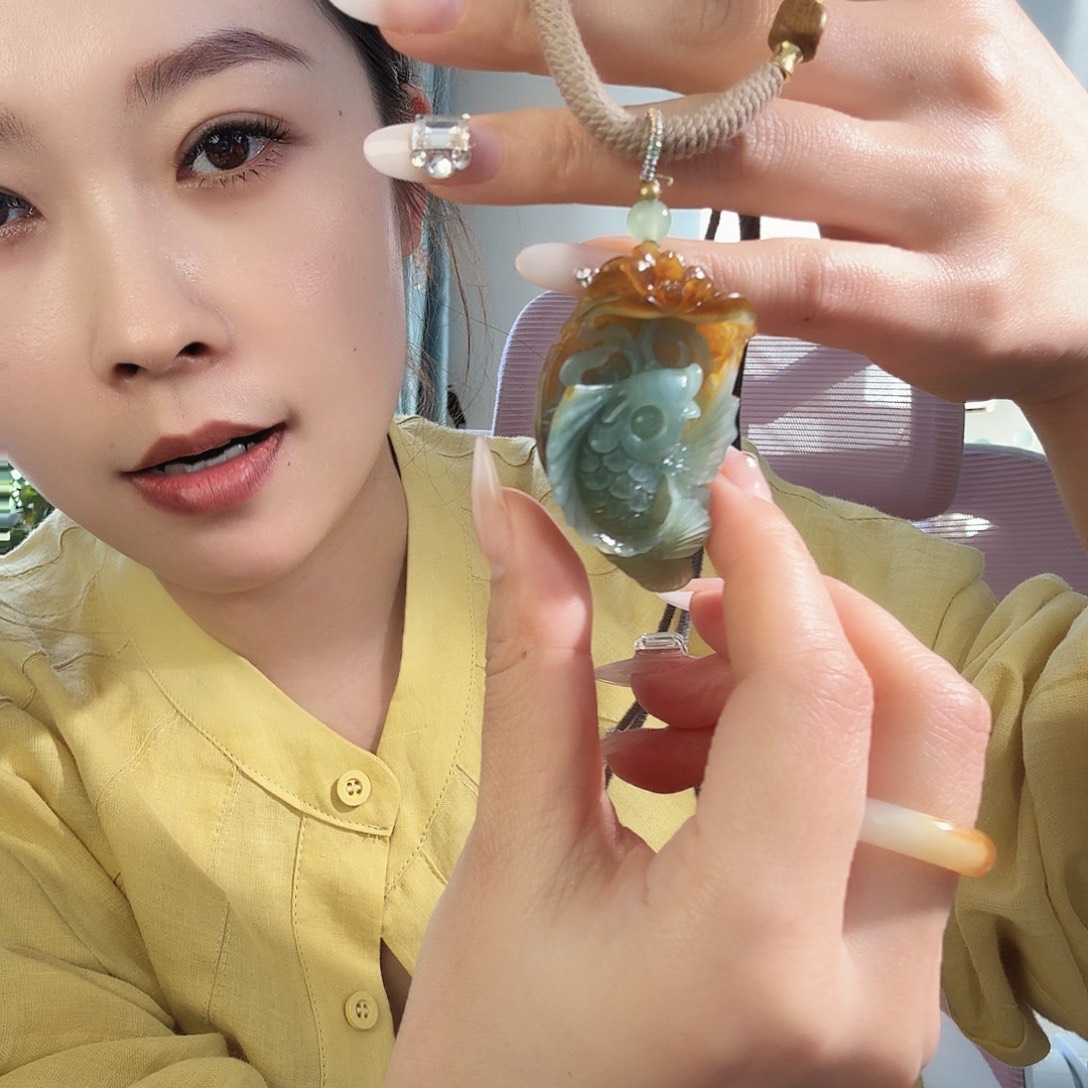 l***g蛇纹石玉未镶嵌颈饰