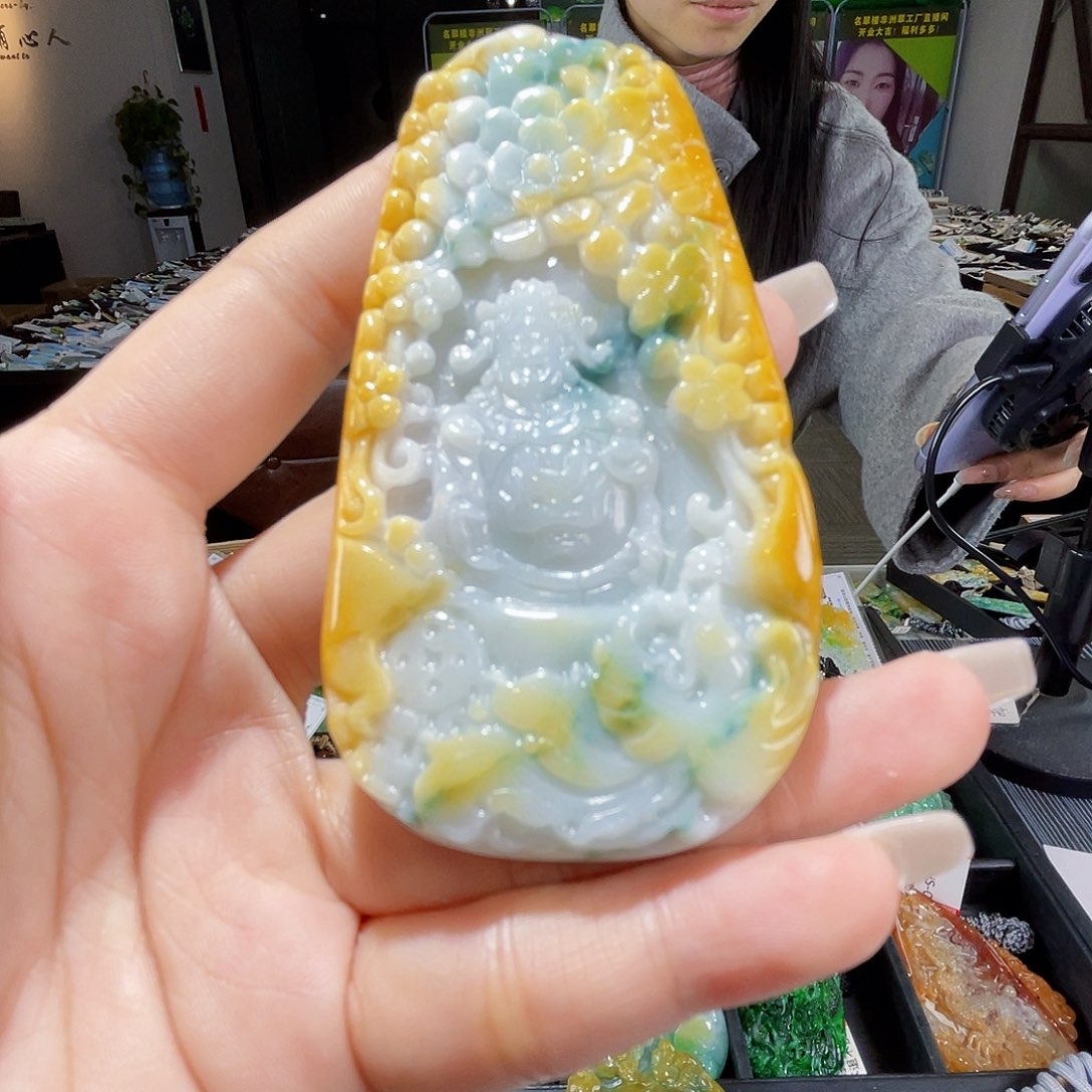 颈饰未镶嵌翡翠一