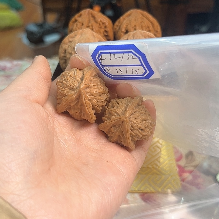 文玩核桃把件盘山三棱