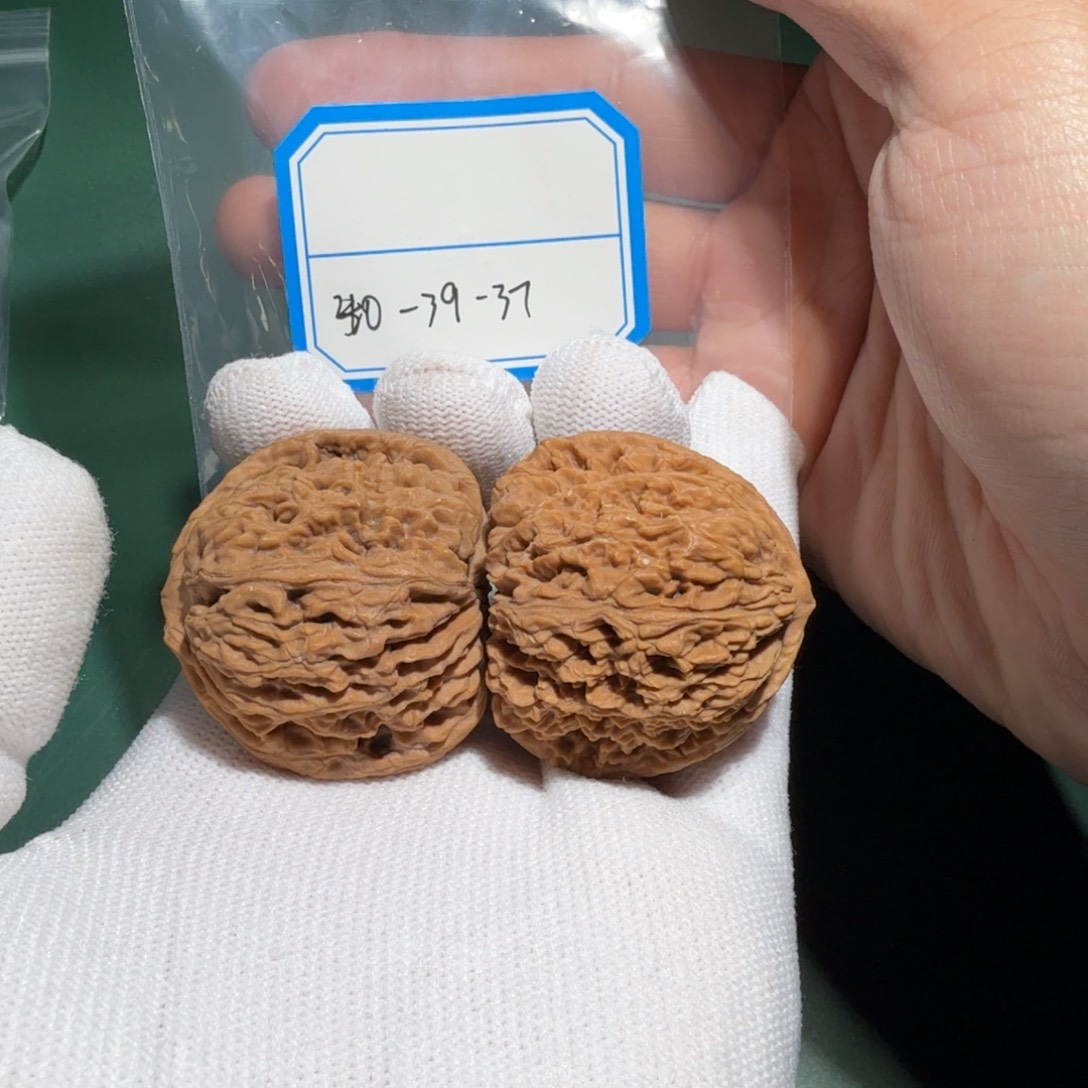 吊坠文玩核桃南疆球013