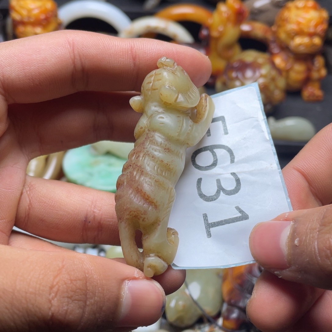 和田玉（糖玉）挂件未镶嵌