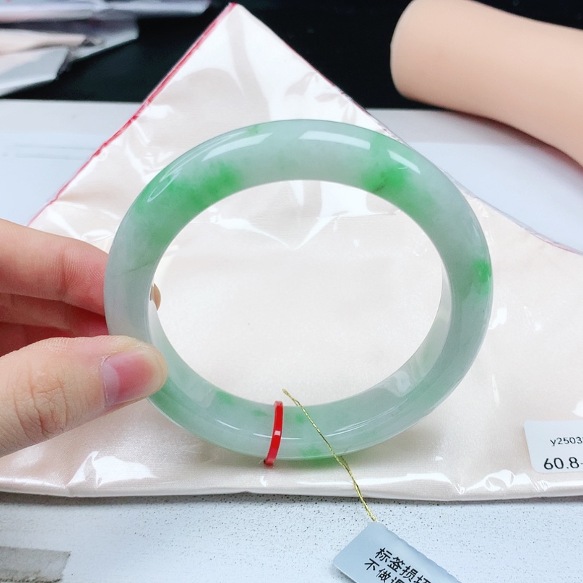 【闪购商品】翡翠手镯未镶嵌缅甸天然a货手镯60+