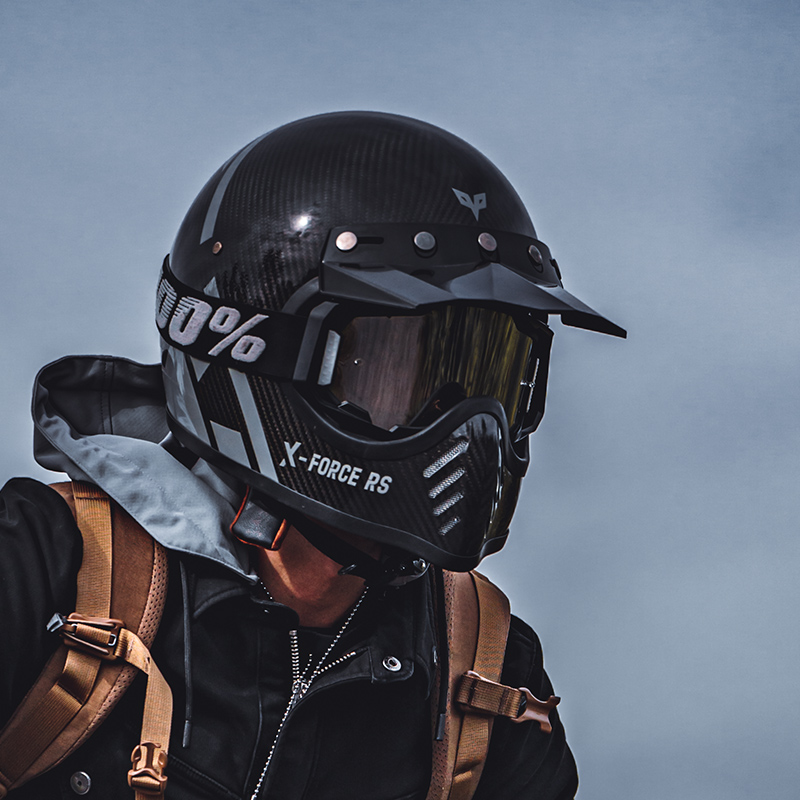 【摩配微瑕】黑红半盔XL码 越野复古碳纤维