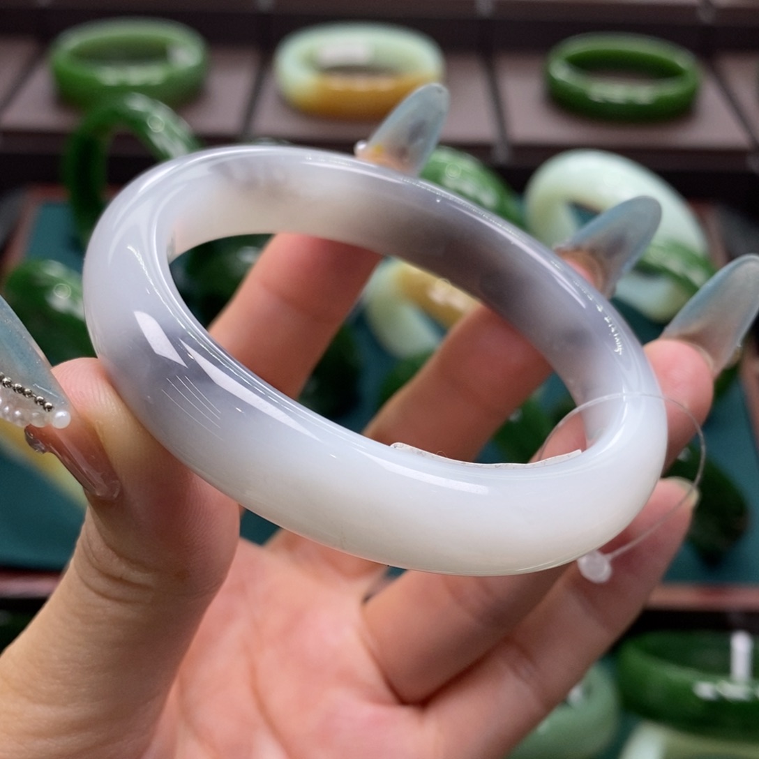 和田玉未镶嵌手镯5354