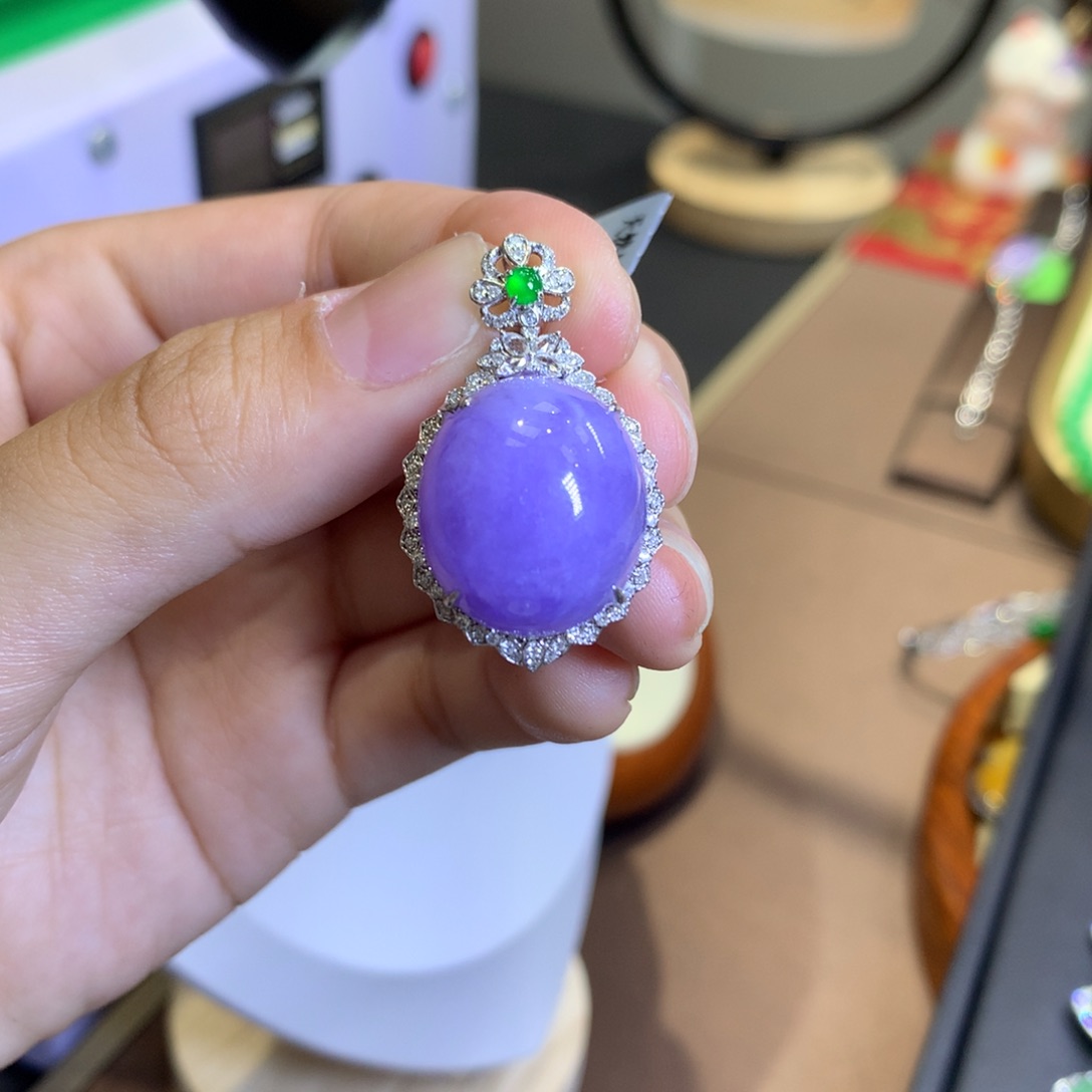 翡翠18K金镶嵌颈饰明***哇翡翠