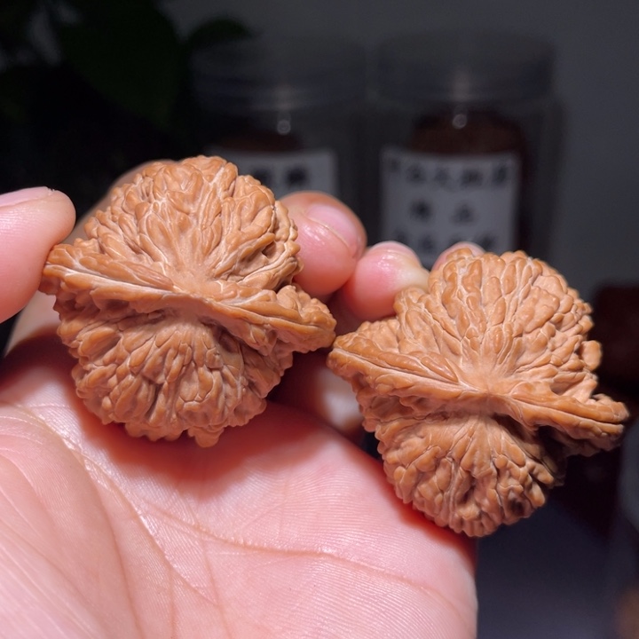 文玩核桃吊坠            44