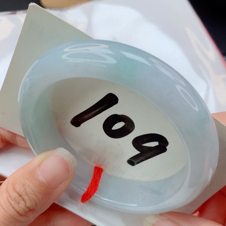 未镶嵌手镯翡翠绿底