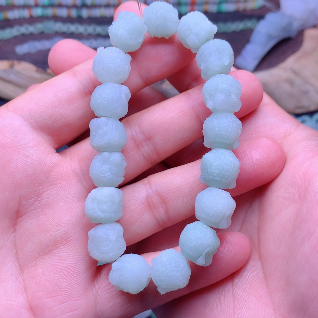 定制翡翠未镶嵌手串